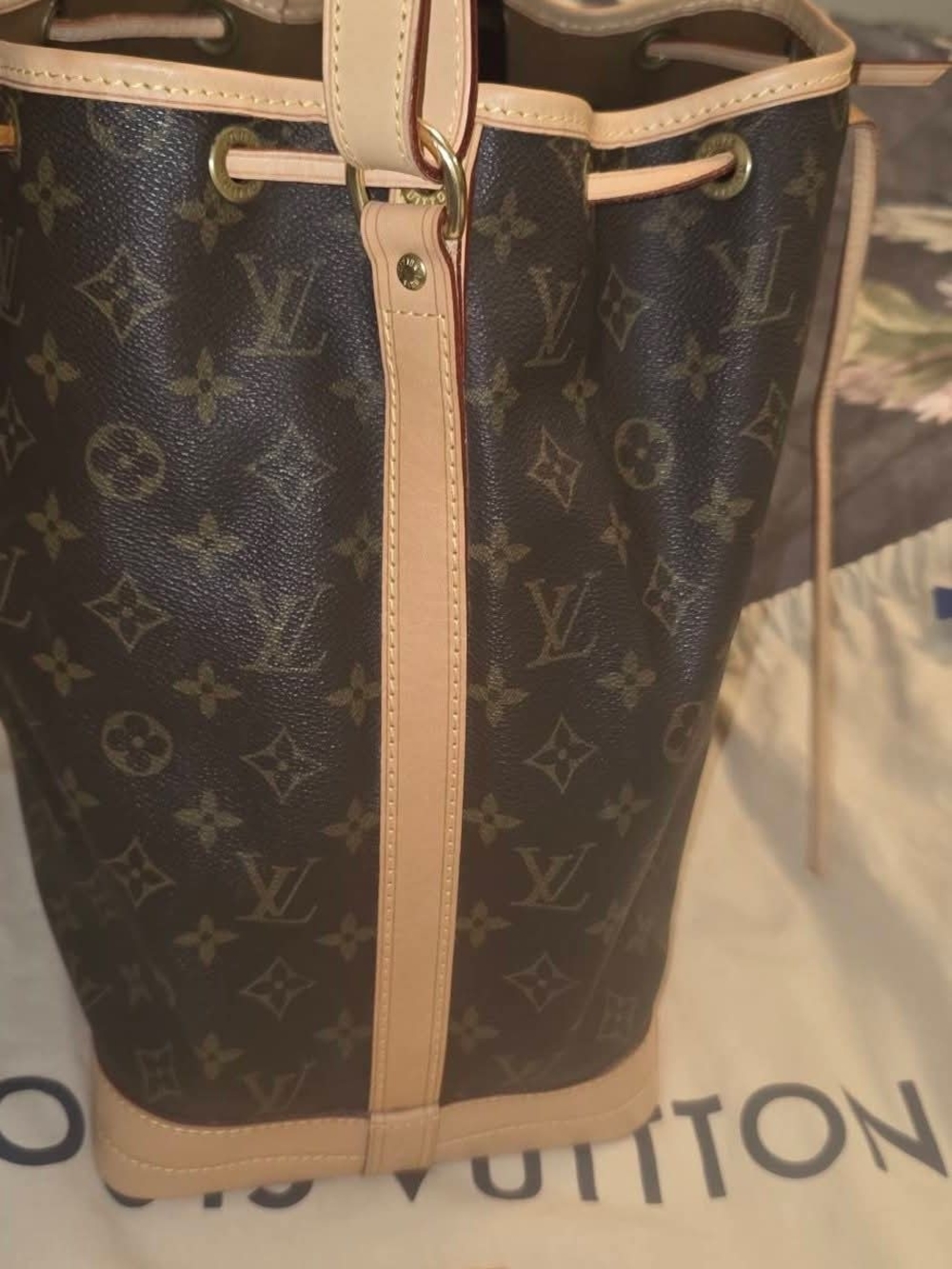 Louis Vuitton Monogram Drawstring Bucket Bag GM - Brown with Natural Trim - Picture 13 of 16